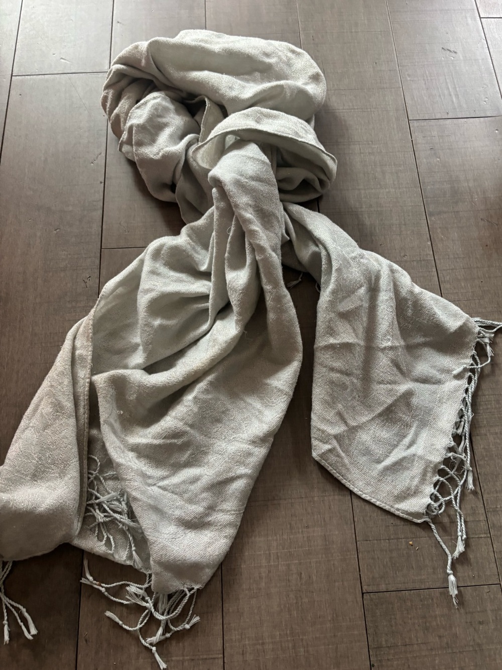 ♠️5/$25♠️Silver Knit Light Grey Tasseled Blanket Scarf